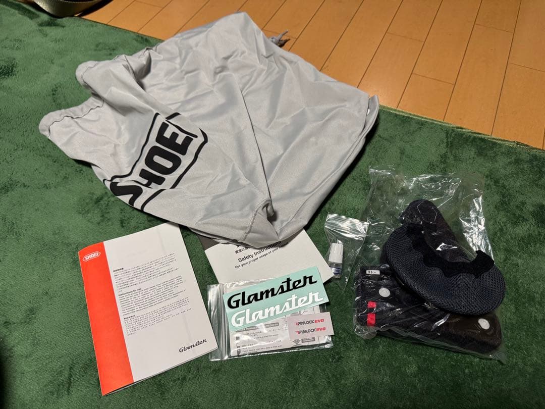 SHOEI グラムスター　ホワイト