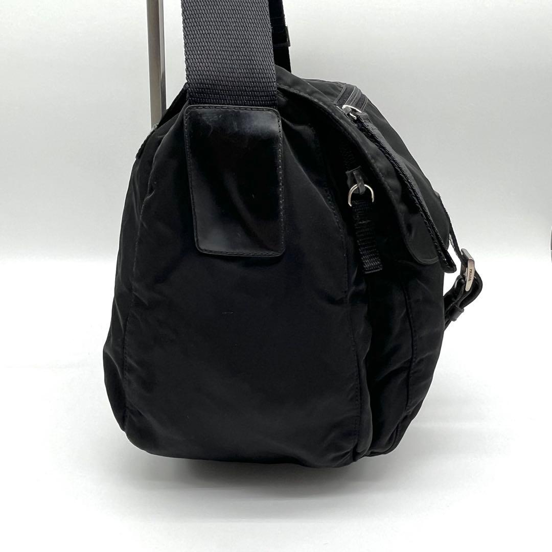 PRADA プラダ メッセンジャーバッグ ショルダーバック ナイロン三角ロゴ 黒