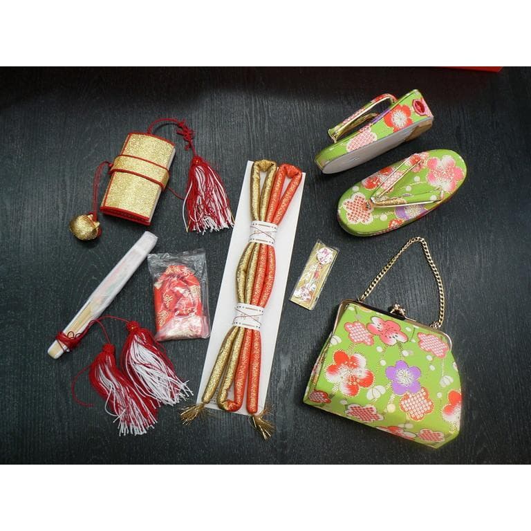 七五三、3歳用、Ｓサイズ祝帯ハコセコセット。16、若草色に梅柄。