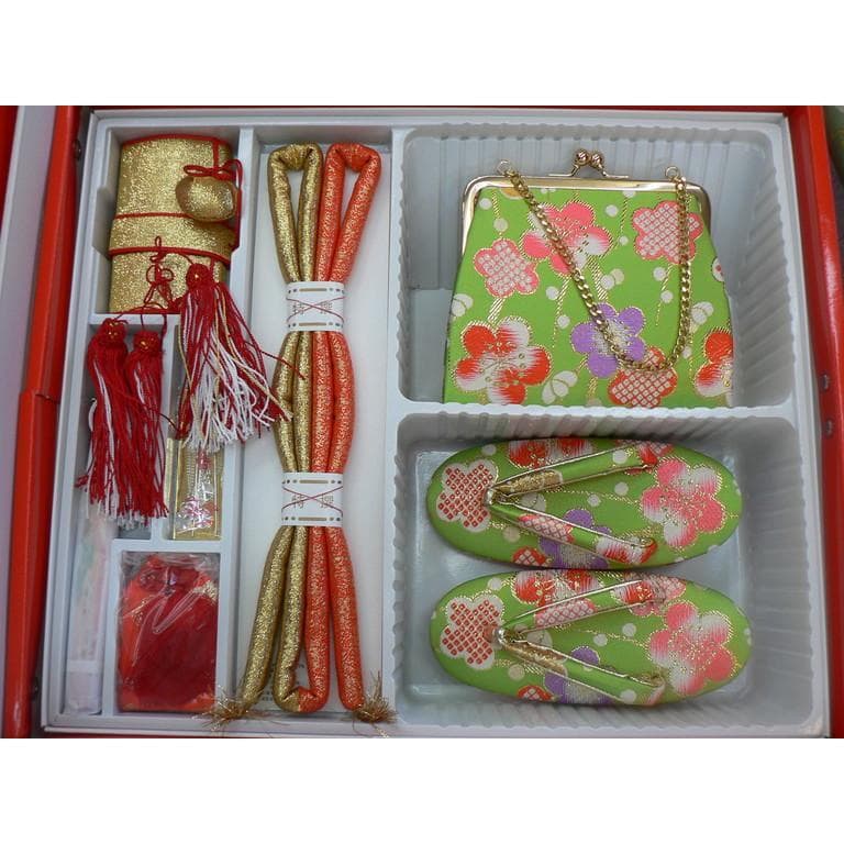 七五三、3歳用、Ｓサイズ祝帯ハコセコセット。16、若草色に梅柄。