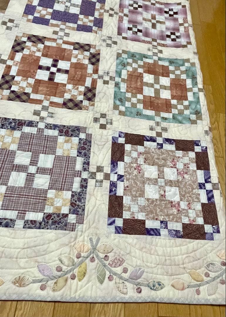 パッチワークキルト　タペストリー　ベッドカバーサイズ