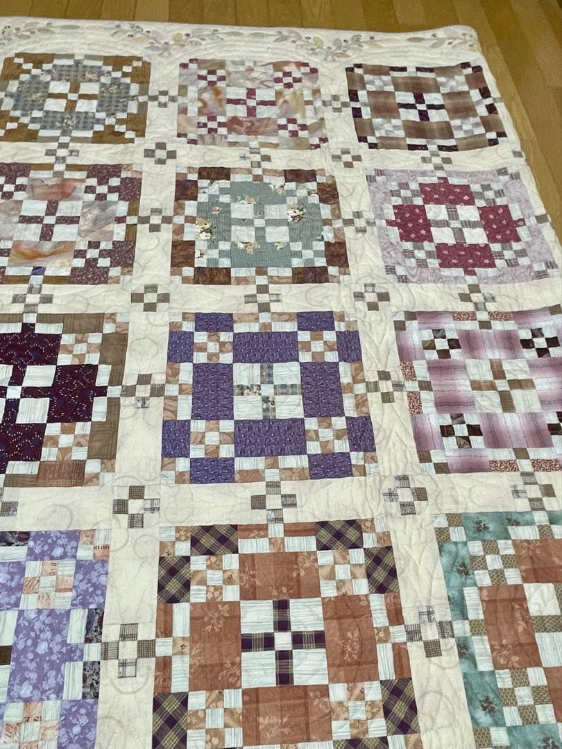 パッチワークキルト　タペストリー　ベッドカバーサイズ