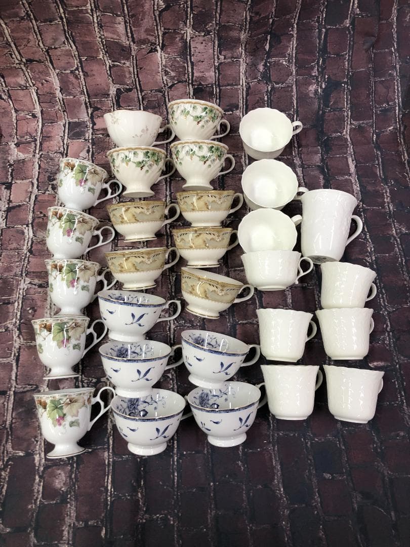 NARUMI ボーンチャイナ プレート カップ＆ソーサー 大量まとめ