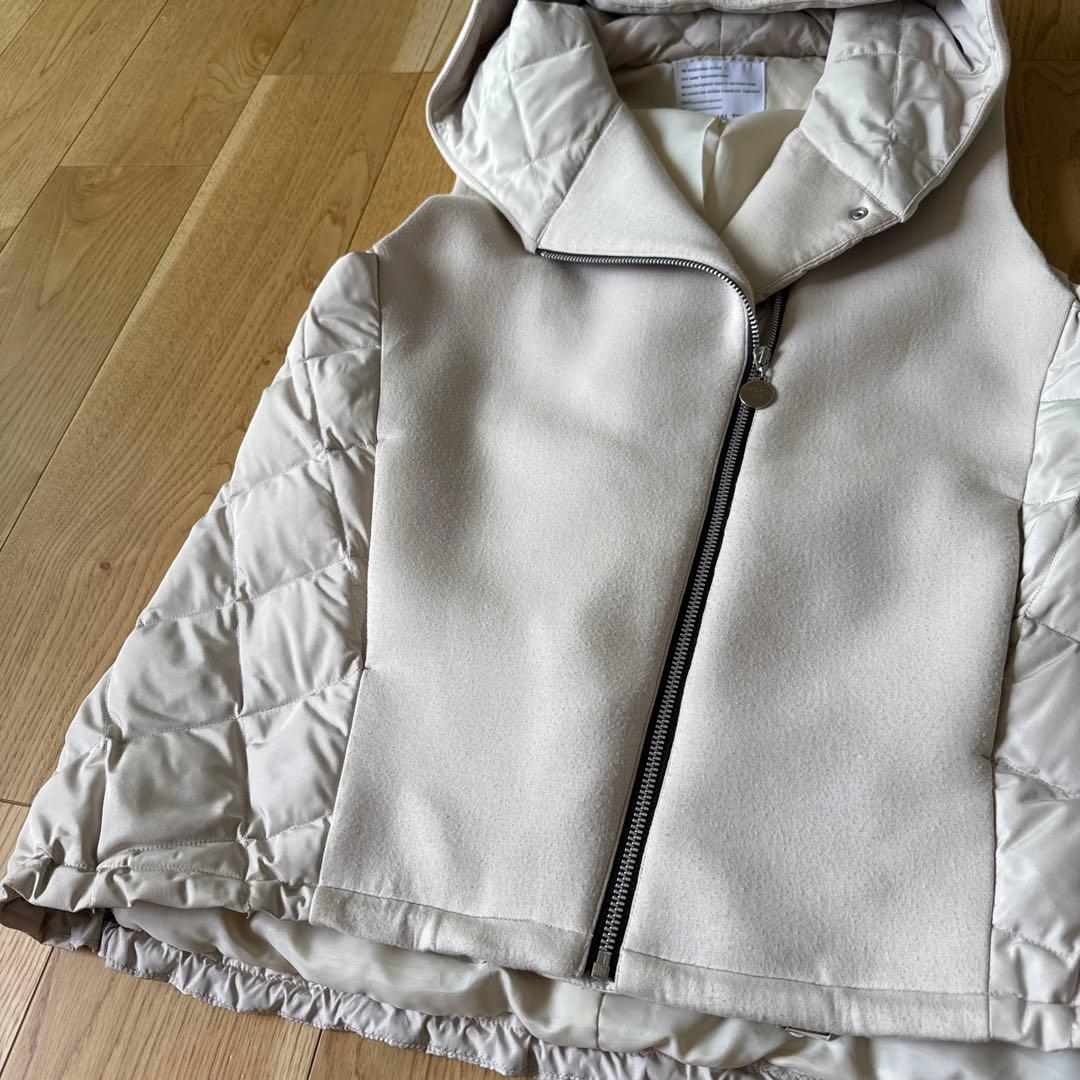 ！marechal terreフード付きクリーム色ダウンベスト