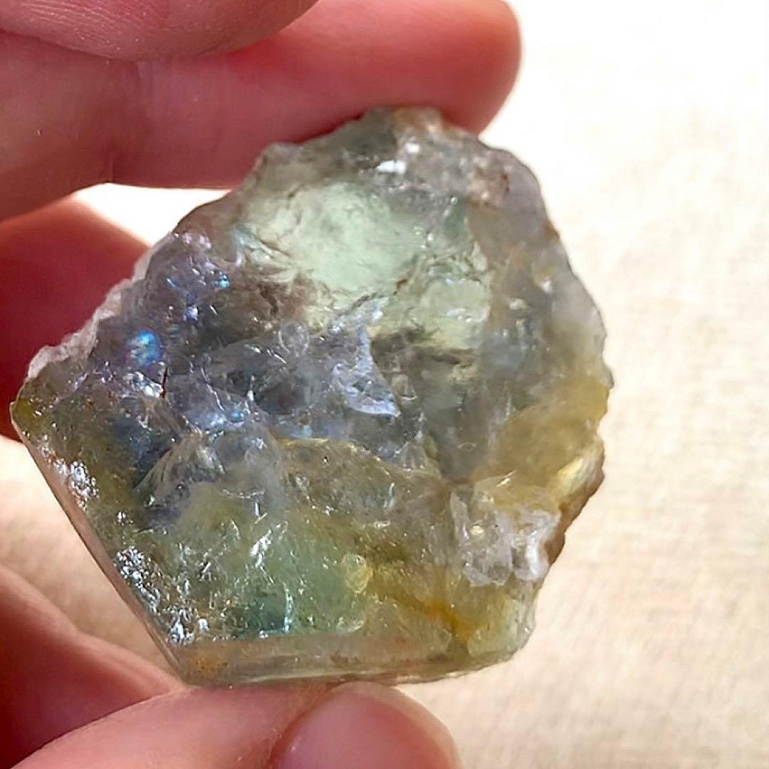 バイカラーベリル原石6/六角形グリーン多め