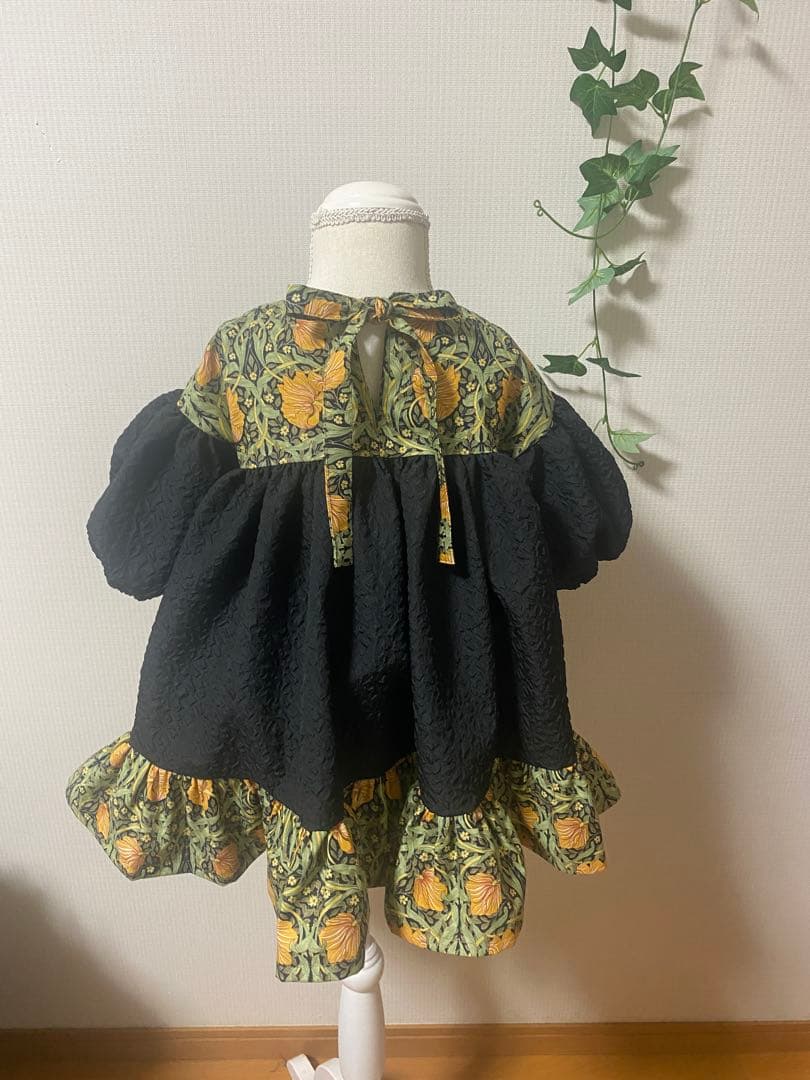 ハンドメイドフリルワンピース、ノースリーブワンピースつけ襟セットサイズ80.90