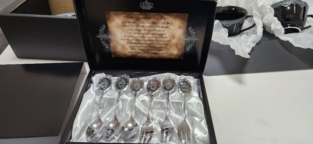 『週末限定価格』黒執事　カトラリーセット　ティーカップセット　２００９年購入