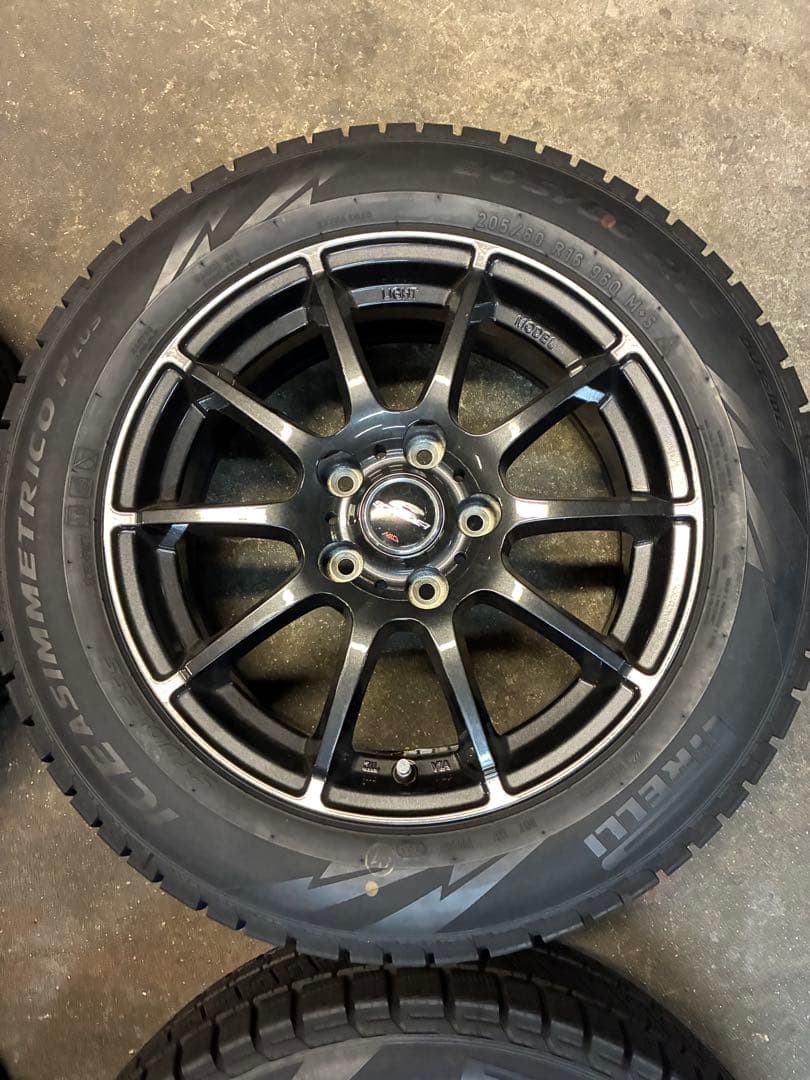 新型ステップW、新型ノアとヴォクシーに❗️205/60R16スタッドレスセット❗️