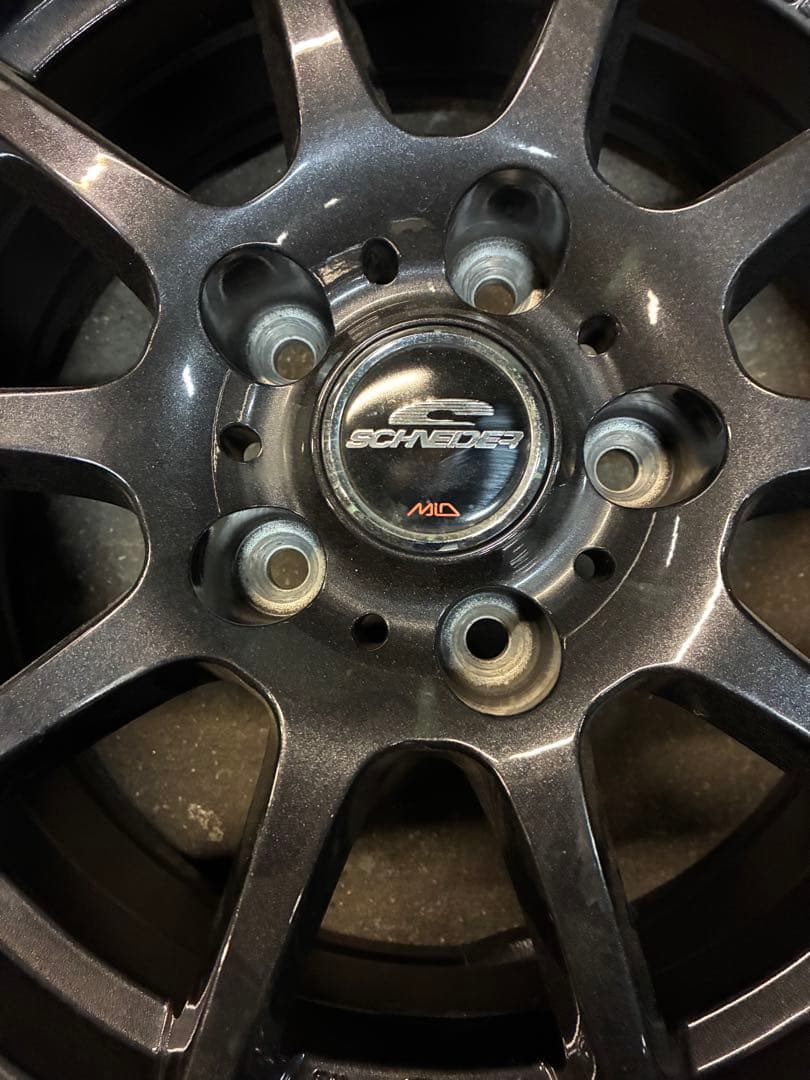 新型ステップW、新型ノアとヴォクシーに❗️205/60R16スタッドレスセット❗️