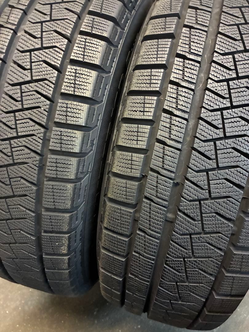 新型ステップW、新型ノアとヴォクシーに❗️205/60R16スタッドレスセット❗️