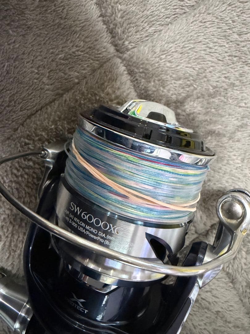 ツインパワーSW6000XGスピニングリール　シマノ