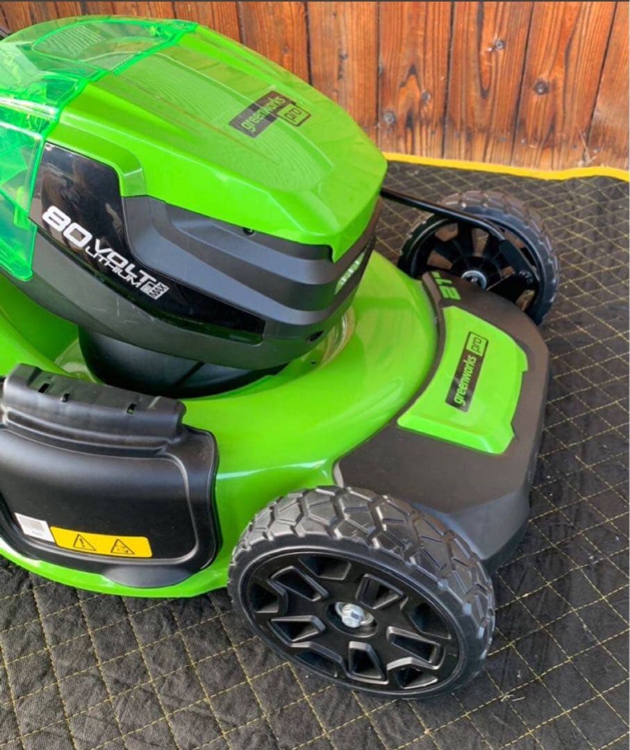 S*a様 グリーンンワークス 自走式 芝刈機 80V greenworks