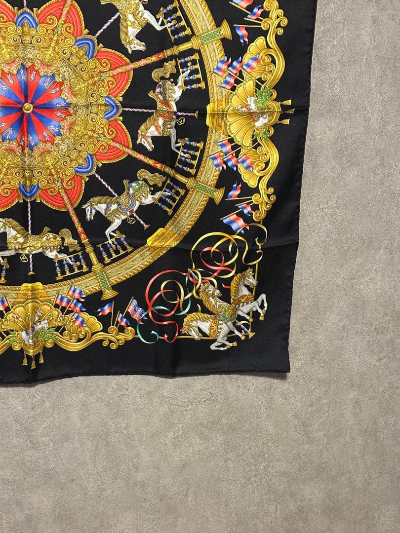 美品⭐︎HERMES エルメス⭐︎シルクスカーフ 「LUNA PARKルナパーク」