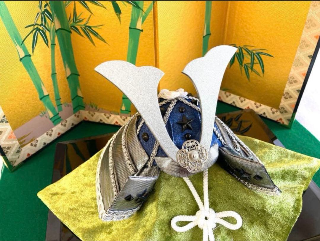 新品❗️ミニ兜飾り　お買い得です‼️ 省スペースでお飾り出来ます