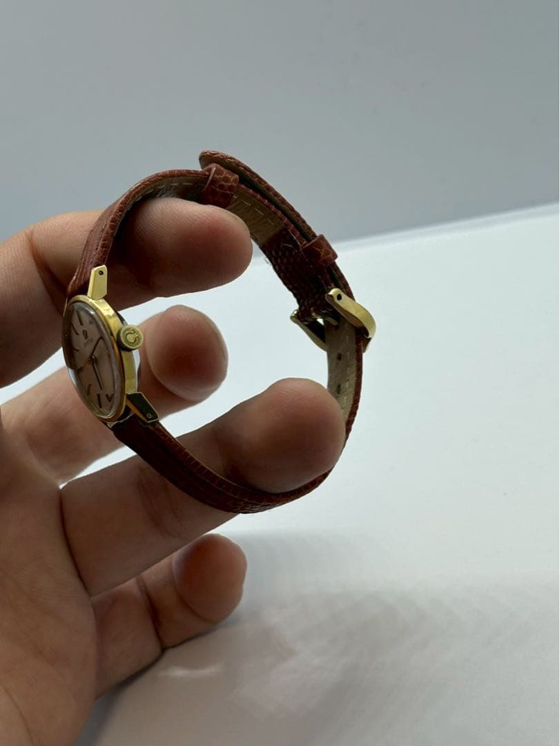 OMEGA オメガ　腕時計　手巻き　ゴールド