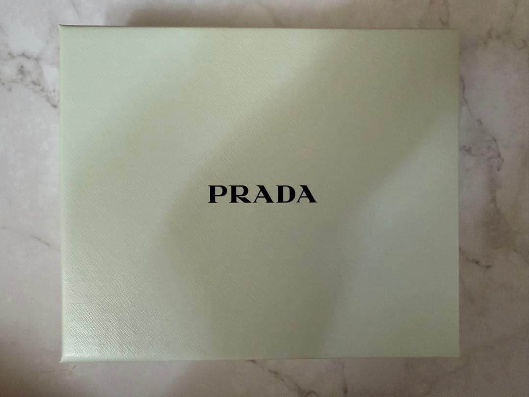 PRADA（プラダ ）パラドックス ヴァーチャル フラワー オードパルファム