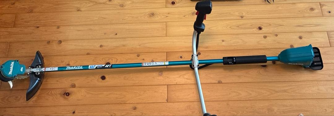 Makita バッテリー式 草刈り機