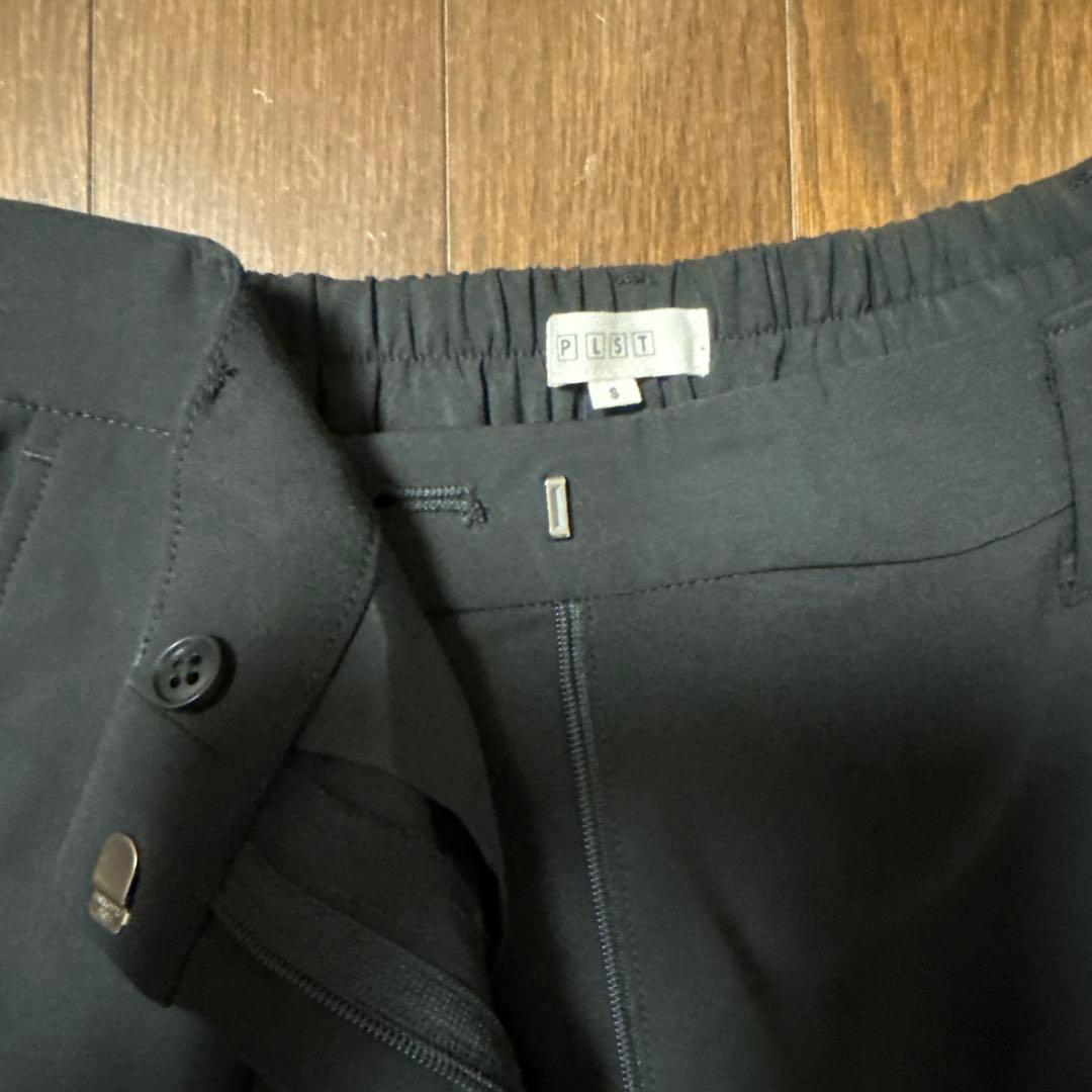 プラステ　ノーカラージャケット　パンツスーツ