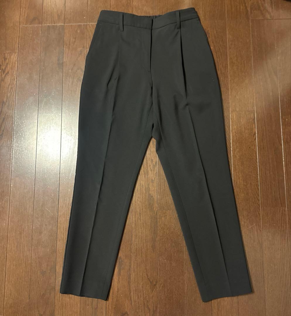 プラステ　ノーカラージャケット　パンツスーツ