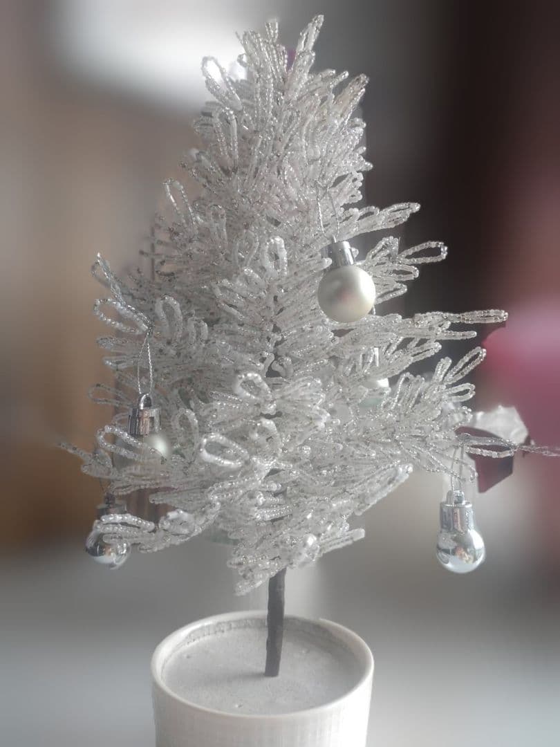 ハンドメイド★シルバビーズークリスマスツリー 約30cm オーナメント付き