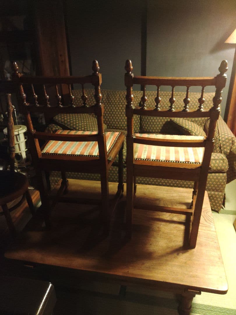 希少　フランス　アンティークチェア　２脚　彫刻　ヴィンテージ　椅子　レア