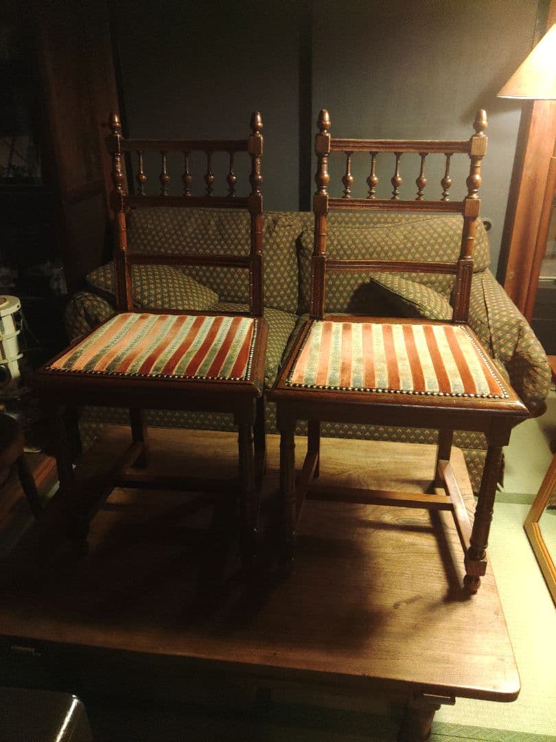 希少　フランス　アンティークチェア　２脚　彫刻　ヴィンテージ　椅子　レア