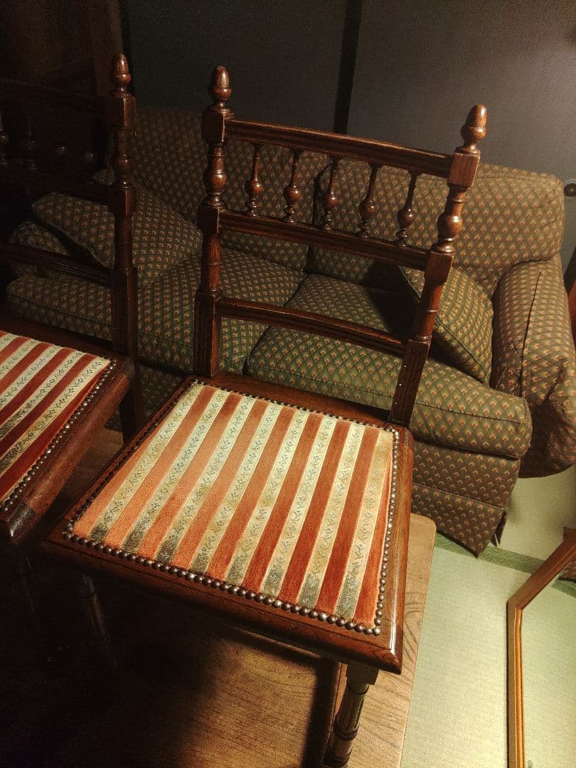 希少　フランス　アンティークチェア　２脚　彫刻　ヴィンテージ　椅子　レア