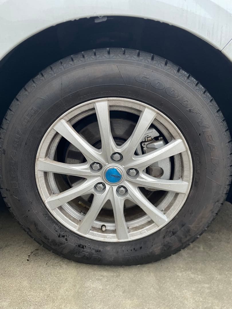 Goodyear スタッドレスタイヤ 17インチ