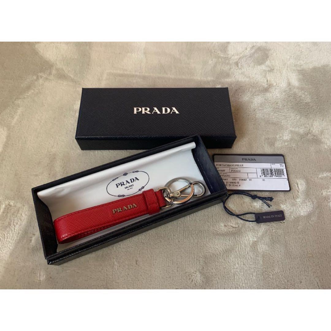 PRADA キーホルダー　キーリング　レッド