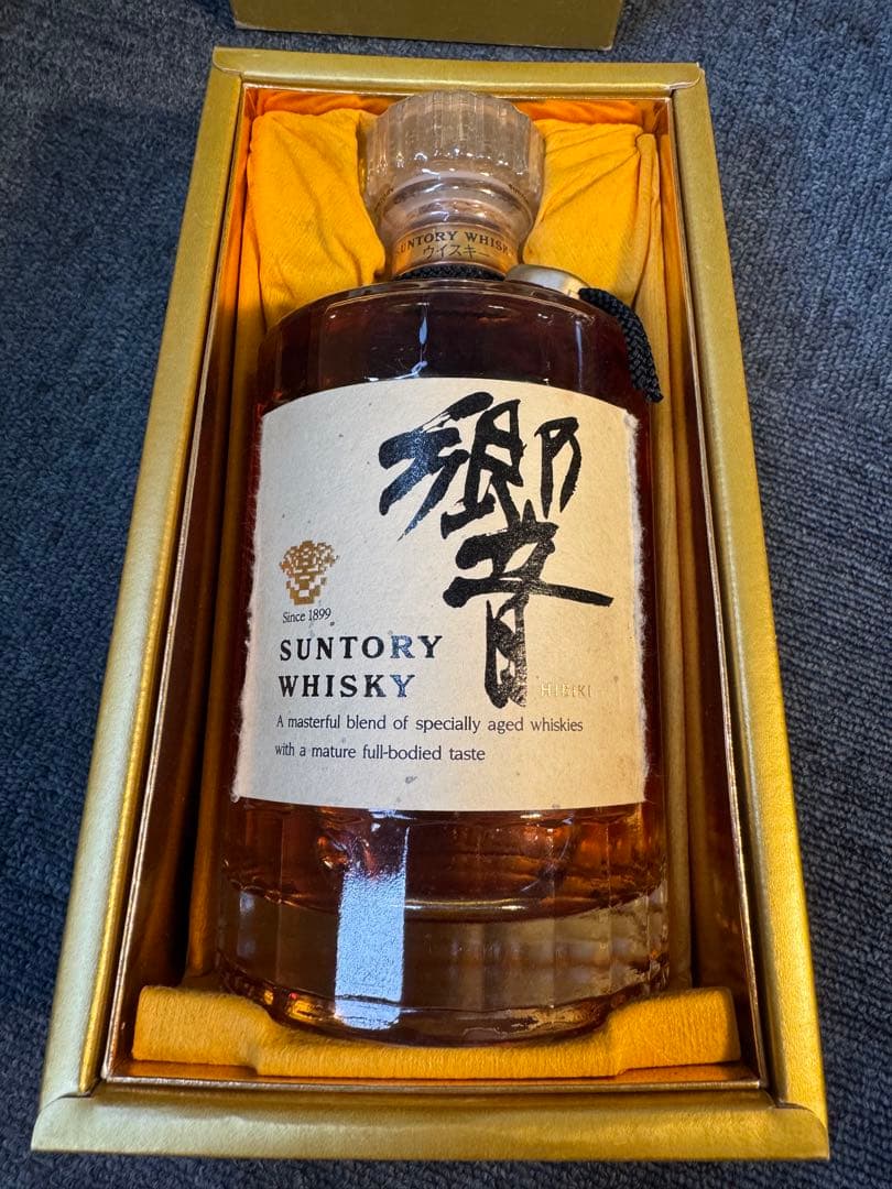 サントリー 響 箱付 ウイスキーSuntory Hibiki ゴールドラベル