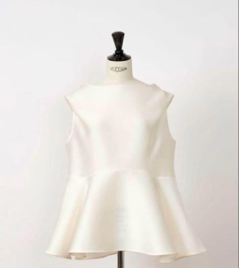 Heve two charm blouse　バニラ　タグ付き